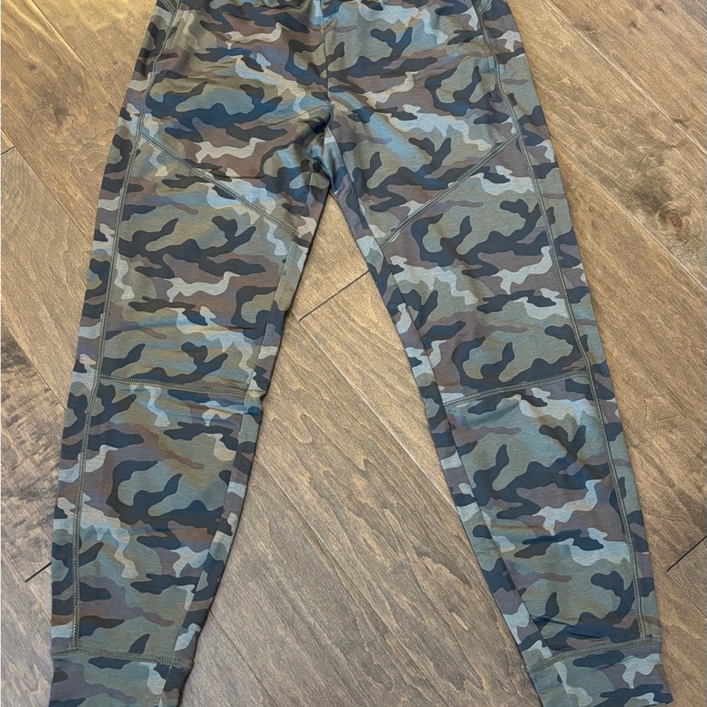 American Eagle Outfitters Camo Jogger Pants